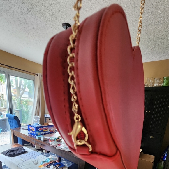 Shein Red Heart Purse - Picture 5 of 5
